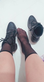 Isa Pes feet photo thumbnail