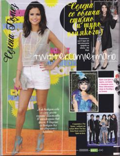 Selena Gomez feet photo thumbnail