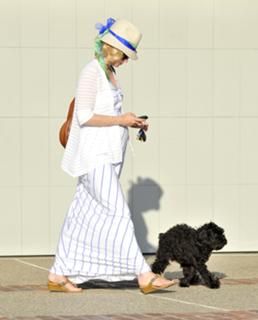 January Jones feet photo thumbnail