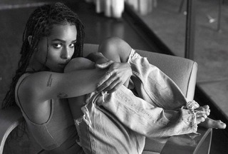 Zoë Kravitz feet photo thumbnail