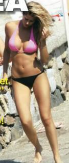 Elena Santarelli feet photo thumbnail