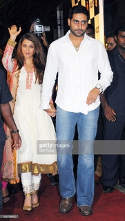 Aishwarya Rai Bachchan feet photo thumbnail