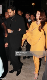 Aishwarya Rai Bachchan feet photo thumbnail