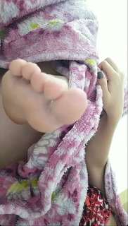 Isa Pes feet photo thumbnail