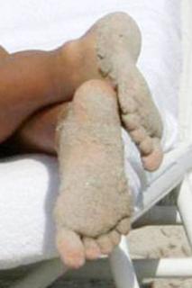 Giorgia Palmas feet photo thumbnail
