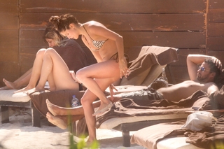 Sara Sampaio feet photo thumbnail