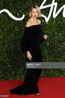 Naomi Watts feet photo thumbnail