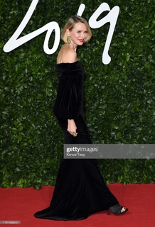 Naomi Watts feet photo thumbnail