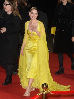 Emilia Clarke feet photo thumbnail