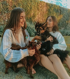 Jade Picon feet photo thumbnail