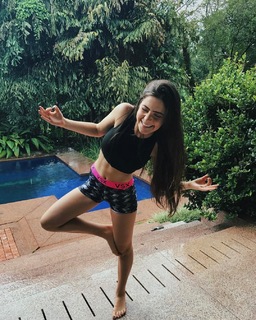 Jade Picon feet photo thumbnail