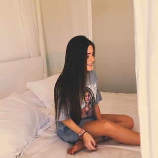 Jade Picon feet photo thumbnail
