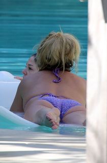 Britney Spears feet photo thumbnail