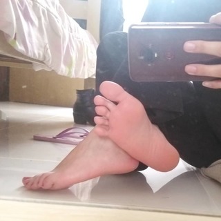 Isa Pes feet photo thumbnail