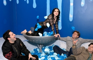 Ariel Winter feet photo thumbnail