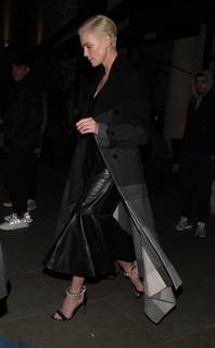 Charlize Theron feet photo thumbnail