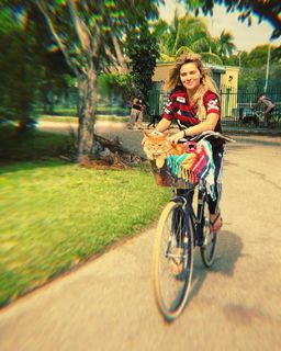 Carolina Dieckmann feet photo thumbnail