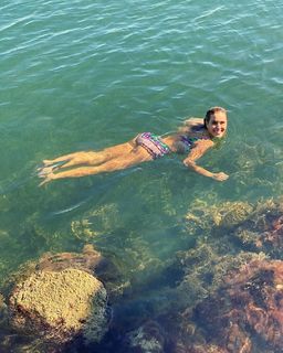 Carolina Dieckmann feet photo thumbnail