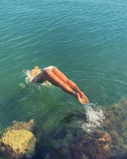 Carolina Dieckmann feet photo thumbnail