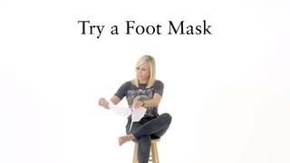 Chelsea Handler feet photo thumbnail
