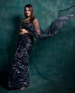 Sonakshi Sinha feet photo thumbnail