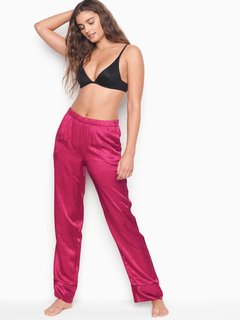 Taylor Hill feet photo thumbnail