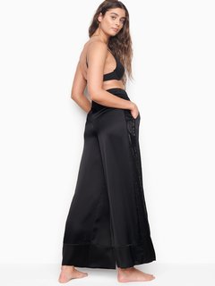 Taylor Hill feet photo thumbnail