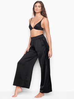 Taylor Hill feet photo thumbnail