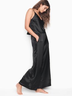 Taylor Hill feet photo thumbnail