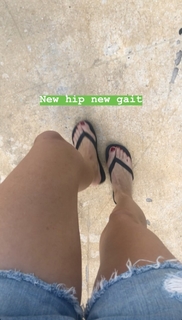 Kate Walsh feet photo thumbnail