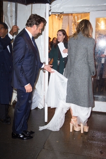 Olivia Wilde feet photo thumbnail
