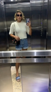 Flávia Alessandra feet photo thumbnail