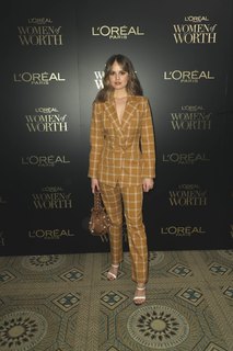 Debby Ryan feet photo thumbnail