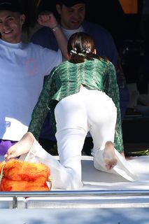 Kendall Jenner feet photo thumbnail