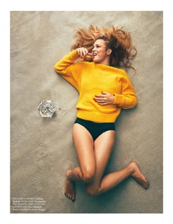 Virginie Efira feet photo thumbnail