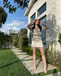 Ariel Winter feet photo thumbnail