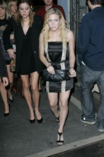 Brittany Snow feet photo thumbnail