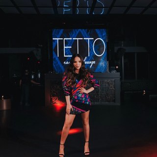 Larissa Manoela feet photo thumbnail