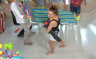 Tania Rincón feet photo thumbnail