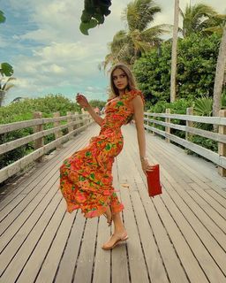 Xenia Tchoumitcheva feet photo thumbnail