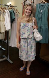Kristen Bell feet photo thumbnail