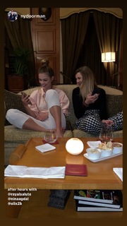 Nina Agdal feet photo thumbnail