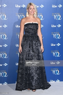 Holly Willoughby feet photo thumbnail