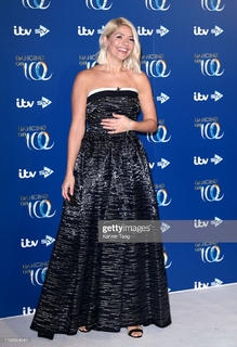 Holly Willoughby feet photo thumbnail