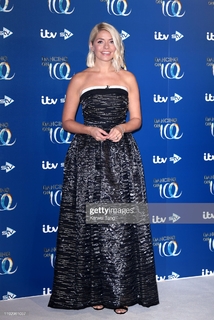 Holly Willoughby feet photo thumbnail