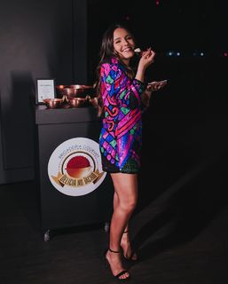 Larissa Manoela feet photo thumbnail