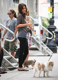 Leighton Meester feet photo thumbnail