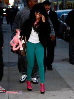 Nicki Minaj feet photo thumbnail