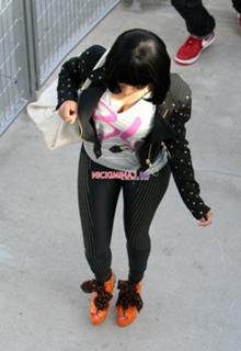 Nicki Minaj feet photo thumbnail