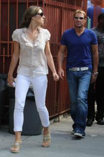 Elizabeth Hurley feet photo thumbnail